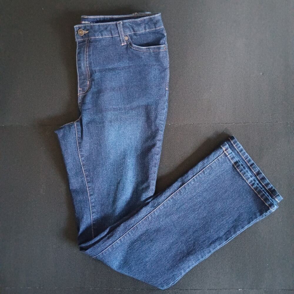EUC Denim 24/7 Dark Wash BOOTCUT  Leg Jeans‎ Size 12W TALL